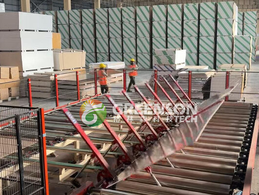 Giá tốt. Máy làm tấm xi măng sợi ép PVC với ép hiệu quả 1300mm, Hệ thống PLC và Công suất 2-6 triệu m2/năm trực tuyến