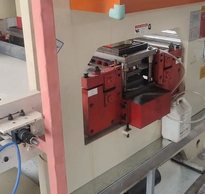 Tùy chỉnh đầy đủ máy đấm thép đục lỗ tự động