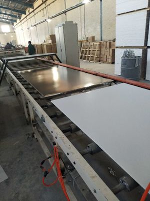 Hoàn toàn tự động Double Plasterboard Máy ép trần PVC