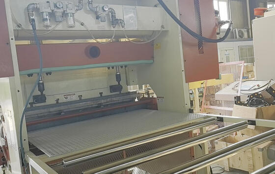 Giá tốt. Máy đục lỗ hiệu quả cao tiết kiệm năng lượng được điều khiển CNC cho MDF và Gipsum Board Perforator trực tuyến
