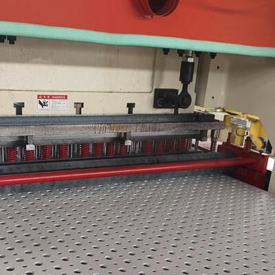 Giá tốt. Máy đục lỗ tự động áp suất cao 200T cho Max 20mm độ dày Gypsum Board Punching trực tuyến