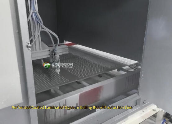 Dây chuyền phun sơn latex gốc nước sinh thái để hoàn thiện trang trí tấm thạch cao mặt giấy