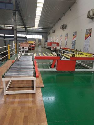 Tấm thạch cao Dây chuyền sản xuất PVC Tấm tự động Dây chuyền 15m / phút