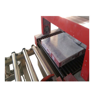 Máy cán tấm với thiết bị dỡ tải tự động