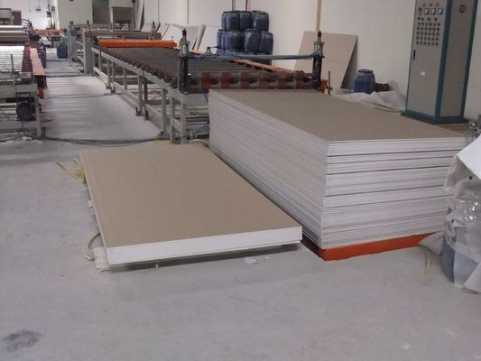 Dây chuyền sản xuất gạch trần thạch cao chuyên nghiệp với máy bốc dỡ ván tự động